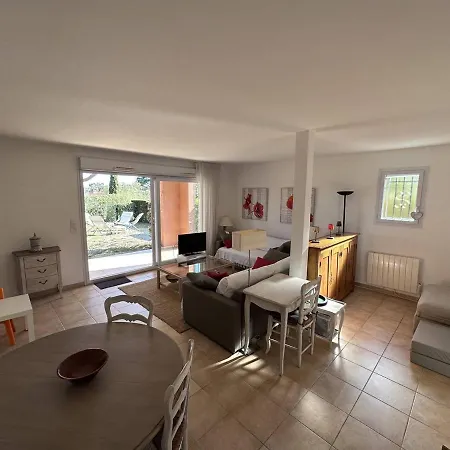T2 Avec Jardin, Piscine Et Parking Aux Issambres, Proche - Fr-1-768-34 Apartmán Les Issambres
