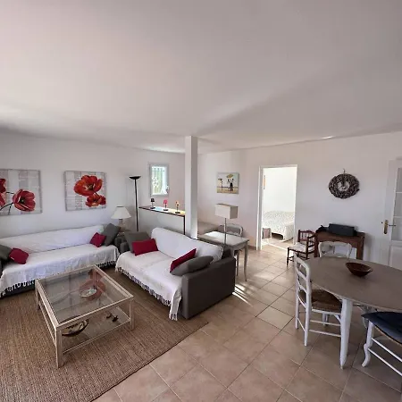 T2 Avec Jardin, Piscine Et Parking Aux Issambres, Proche - Fr-1-768-34 Apartmán