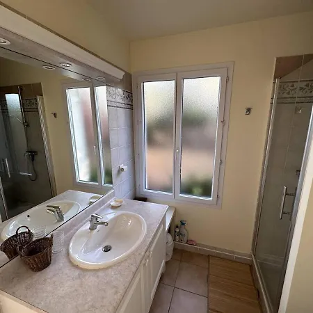 T2 Avec Jardin, Piscine Et Parking Aux Issambres, Proche - Fr-1-768-34 Apartmán Les Issambres